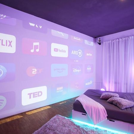 Huge Apartment With Home Cinema And Kitchen In Friedrichshain Берлин Экстерьер фото