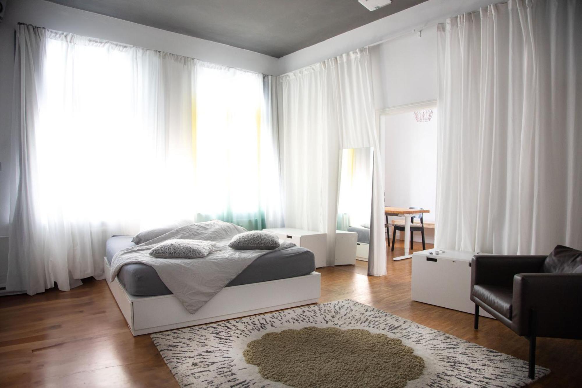 Huge Apartment With Home Cinema And Kitchen In Friedrichshain Берлин Экстерьер фото